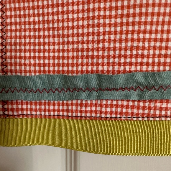 Wonderful, classic, gingham skirt by Neesh byDAR. Size S - Picture 4 of 6